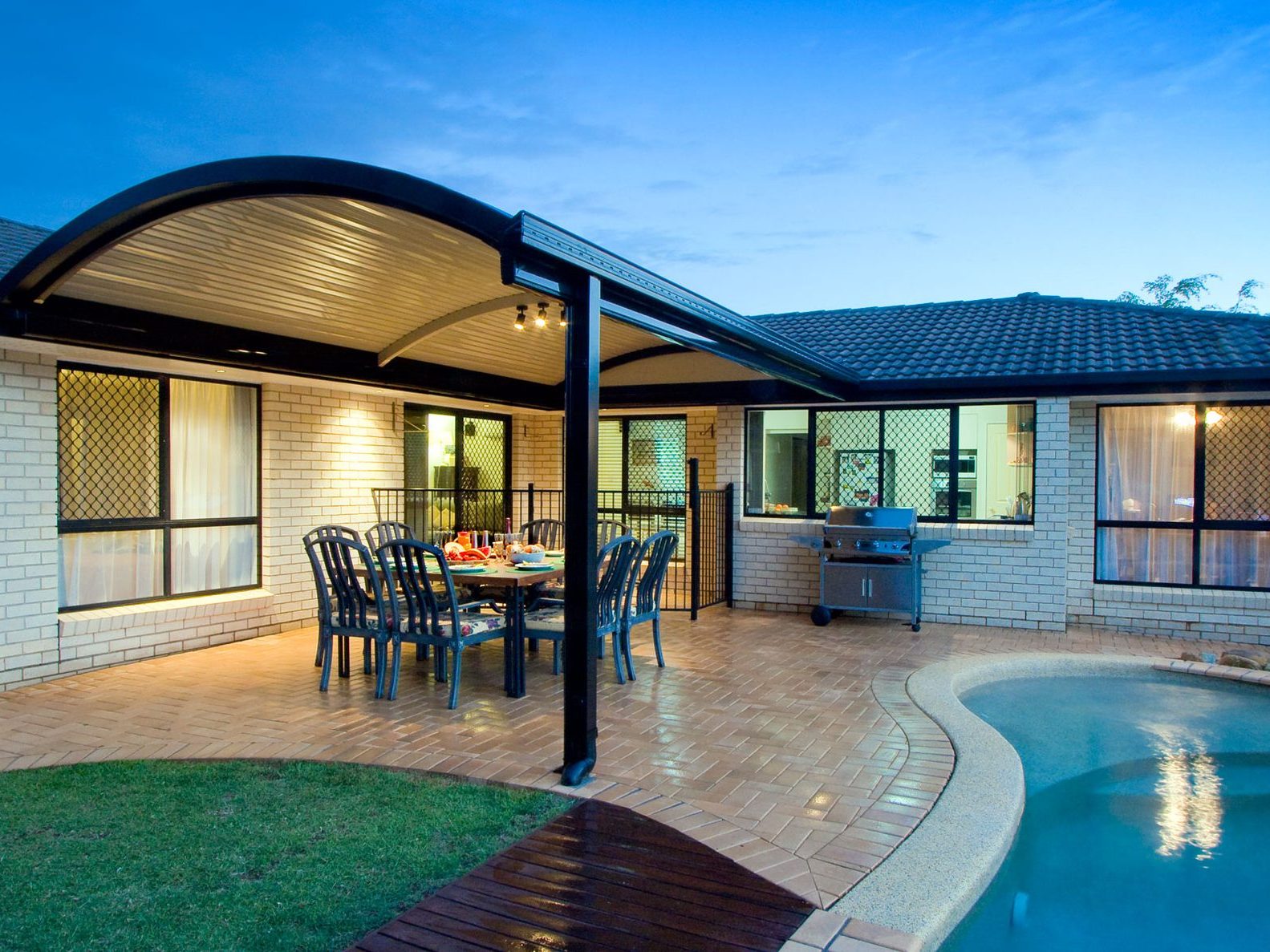 Stratco Outback Dome curved roof patio