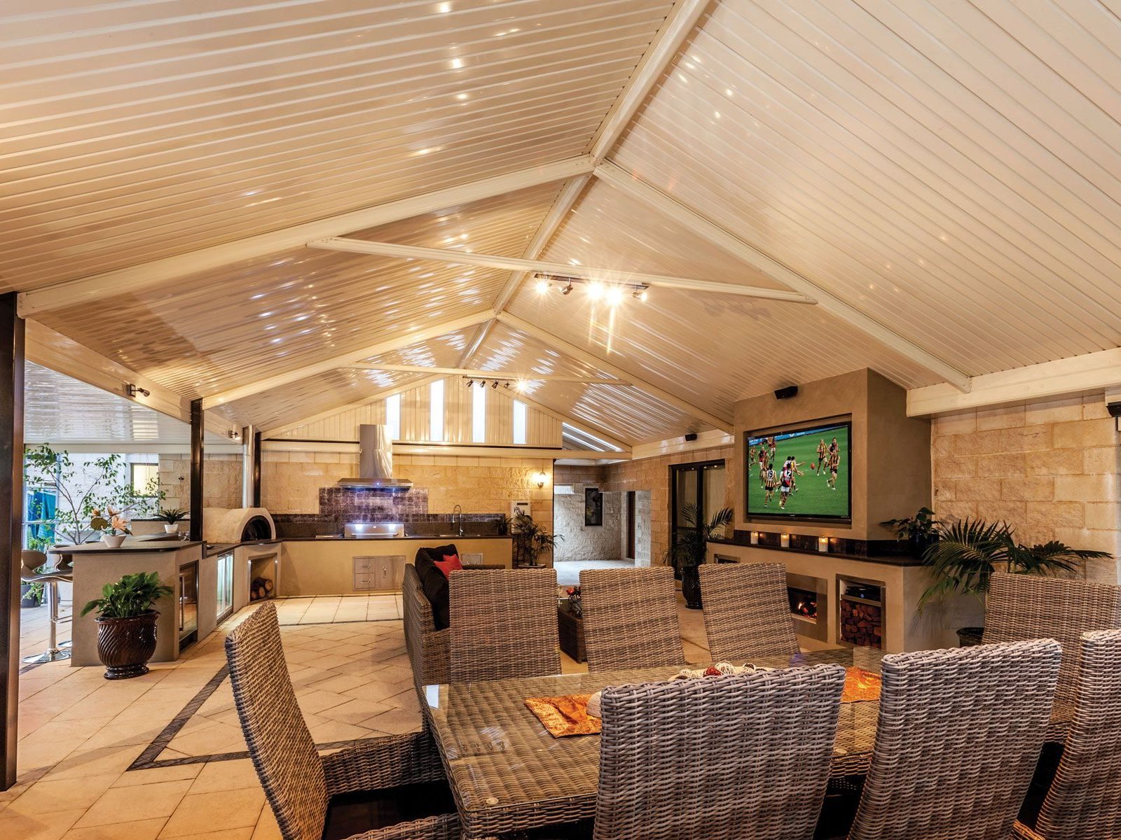 Stratco Outback New Generation Gable patio