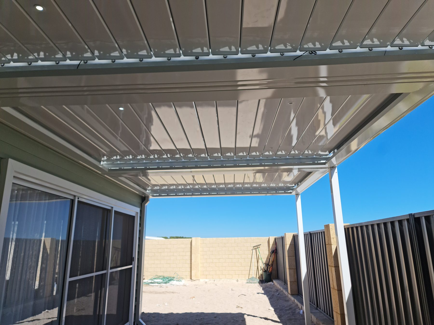 Adjustable louvre roof on a Perth Outback Sunroof